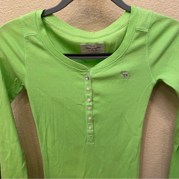 SOLD!! ABERCROMBIE & FITCH Neon Green Ribbed Henley Y2K Long Sleeve Top Size XS - Picture 2 of 6